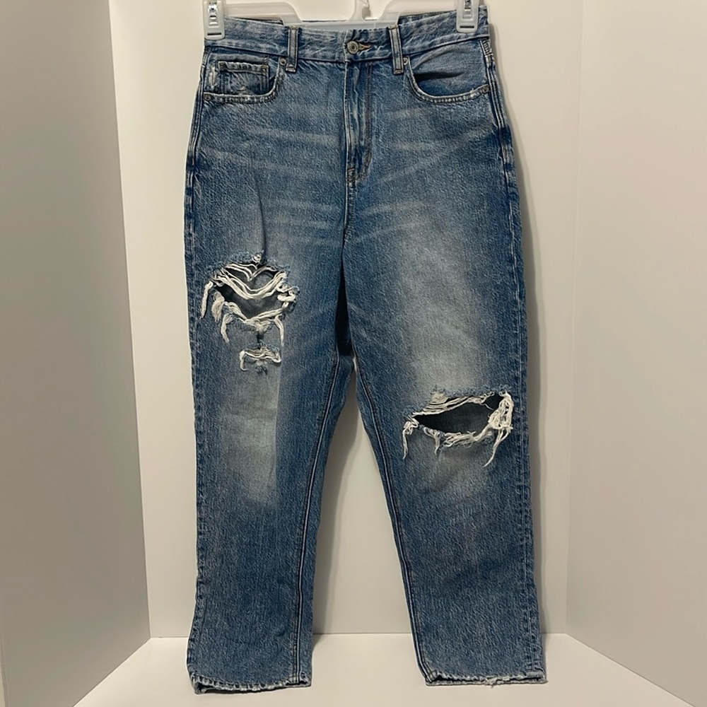 American Eagle Curvy Mom Jeans Women’s 4 Regular Ripped Distressed High Rise